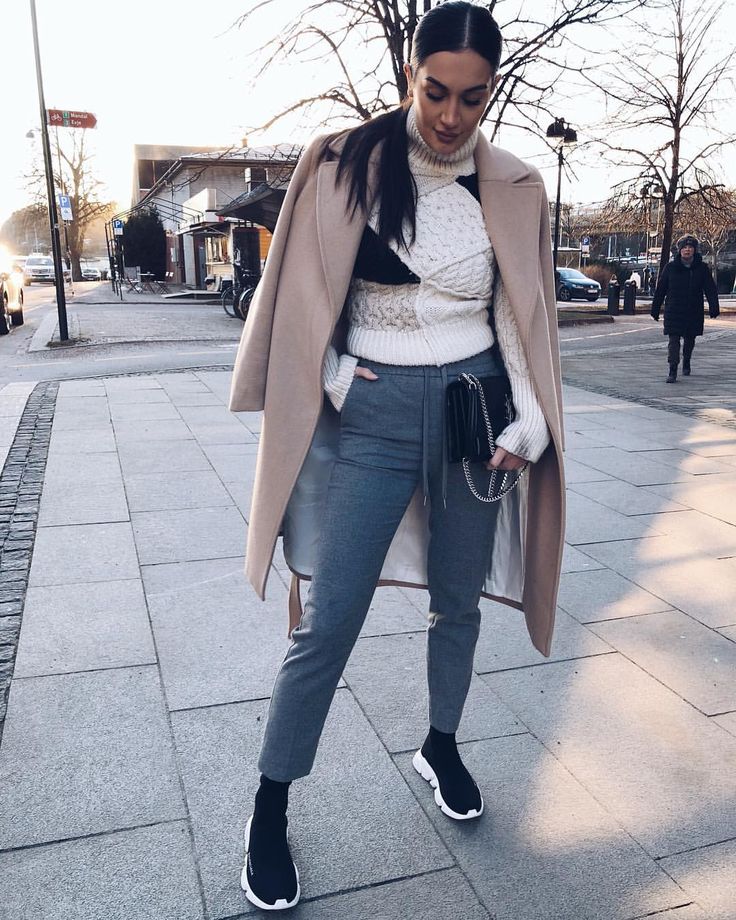 Balenciaga Trainers Outfit, Balenciaga Outfit, Trainers Outfit, Sneakers Fashion Outfits, Sock Sneakers, Chill Outfits, Balenciaga Shoes, Autumn Style, Sporty Outfits