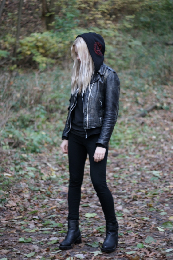 Look Grunge, Goth Outfit, Mode Hippie, Black Clothes, Mode Inspo, 가을 패션, Komplette Outfits, Dark Fashion, Black Leather Jacket