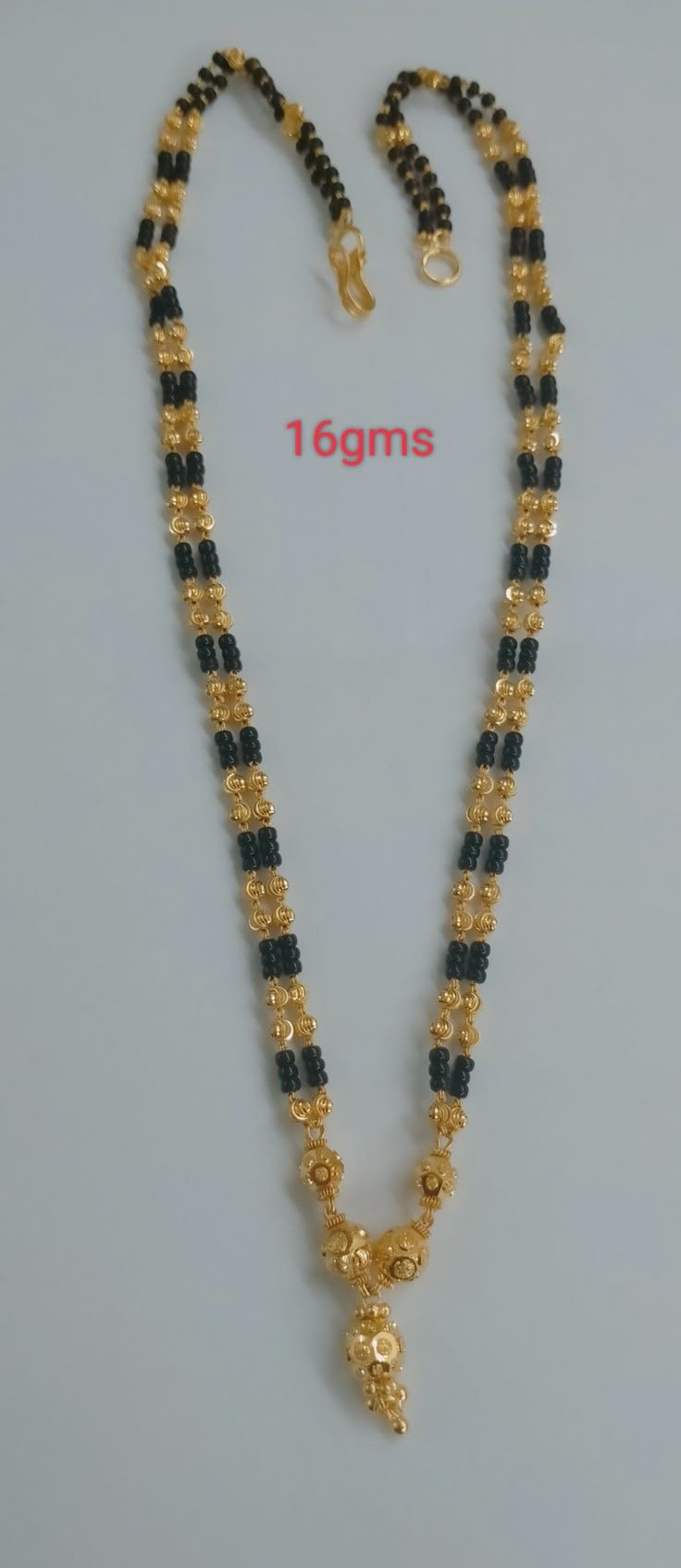 Short Nallapoosalu Designs, Mangalsutra Designs Gold Traditional Latest, Modern Mangalsutra Designs Gold, Short Nallapusalu, Black Beads Short, Black Beads Designs, Ladies Frock Design, Indian Gold Necklace Set, Mangalsutra Designs Gold