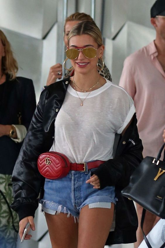 Look Da Festival, Hailey Baldwin Style, Hailey Rhode, Trendy Swimwear, School Looks, Looks Street Style, Belt Bags, Hailey Baldwin, Models Off Duty