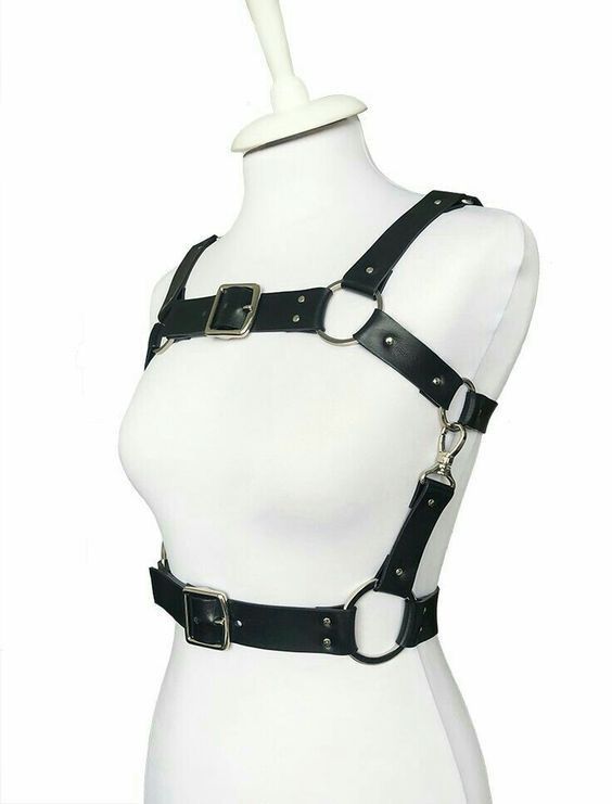 Harness Outfit, Harness Fashion, Leather Accessories Handmade, Hero Costumes, Body Harness, Leather Harness, Character Outfits, Art Clothes, Handmade Leather