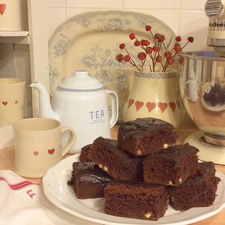 a plate that has some brownies on it