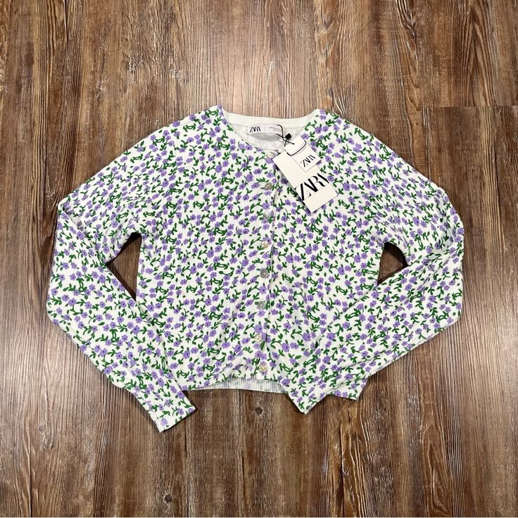 Adorable Print. Perfect For Any Season. Spring Cotton Cardigan With Floral Print, Spring Floral Print Cotton Cardigan, White Cotton Sweater For Spring, White Casual Cardigan For Layering, Casual White Cardigan For Layering, White Crew Neck Outerwear For Spring, Spring Crew Neck Cardigan For Layering, White Crew Neck Cotton Cardigan, White Cotton Crew Neck Cardigan