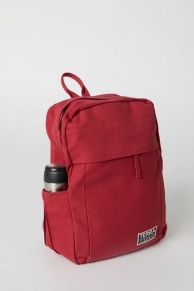 Looking for a sustainably and ethically made backpack for college, work, travel, hiking or other outdoor activities? Our spacious and durable Earth Backpack is the workhorse of our line, built for everyday carry with heavy-duty 14-oz. certified organic cotton canvas that is made in a Fair Trade Certified™ Factory. The generous main compartment is divided with a no-fuss sleeve for your laptop and one small interior pocket to keep things organized. Two water bottle sleeves and the large zippered e Best Backpacks For College, Eco Backpack, Eco Friendly Backpack, Backpack For College, Sustainable Backpack, Organic Labels, Backpacks For College, Soap Packing, Feeding America