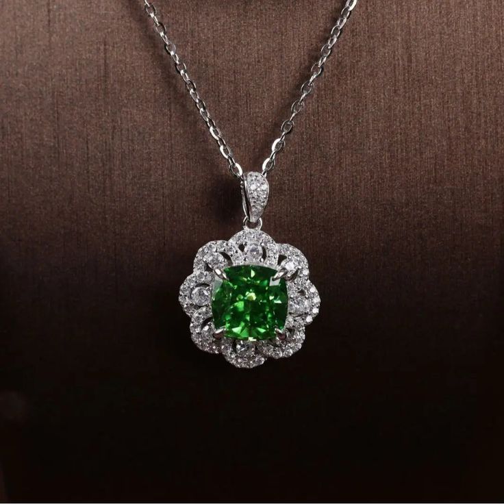 LOVCIA Light Luxury High-grade Emerald Sterling Silver Pendant Necklace for Women Discover the elegance and charm of the LOVCIA Light Luxury High-grade Emerald Sterling Silver Pendant Necklace for Women, an exquisite piece from LOVCIA Jewelry. Meticulously crafted from premium 925 Sterling Silver, this necklace is designed to enhance your fashion statement with unmatched sophistication. Product Details: Necklace Chain Length: 45cm Pendant Size: Height 1.63 cm x Width 1.48 cm Color: Silver/ Sapph Necklace Chain Lengths, Emerald Pendant, Sterling Silver Necklace Pendants, Silver Pendant Necklace, Necklace Chain, Necklace For Women, Sterling Silver Pendant, Chain Styles, Chain Lengths