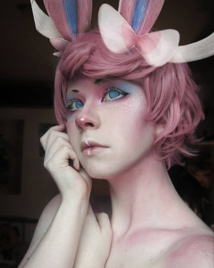 Sylveon Cosplay, Aot Cosplay, Pokemon Costumes, Pokemon Halloween, Anime Makeup, Makeup Face Charts, Pokemon Cosplay, Kawaii Cosplay, Cosplay Diy