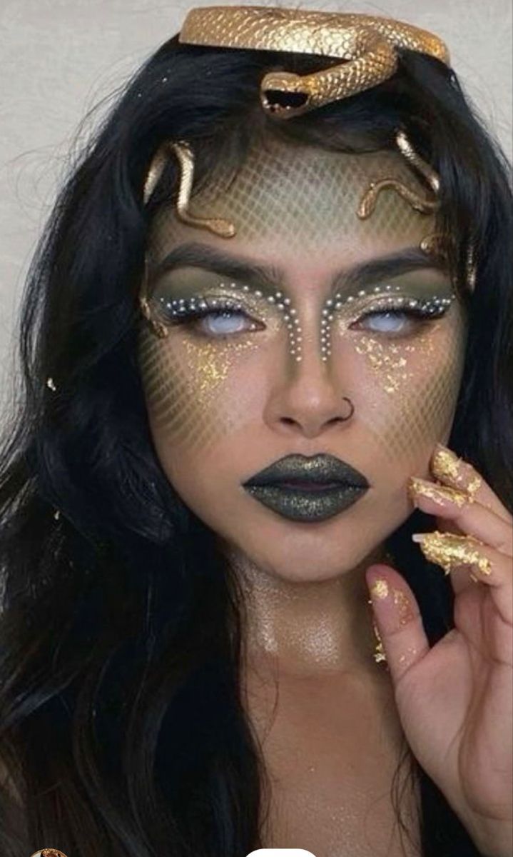 Greek Mythology Makeup, Serpent Costume, Costume Medusa, Vampire Makeup Ideas, Medusa Halloween Costume, Medusa Makeup, Mermaid Makeup Halloween, Snake Costume, Goddess Halloween