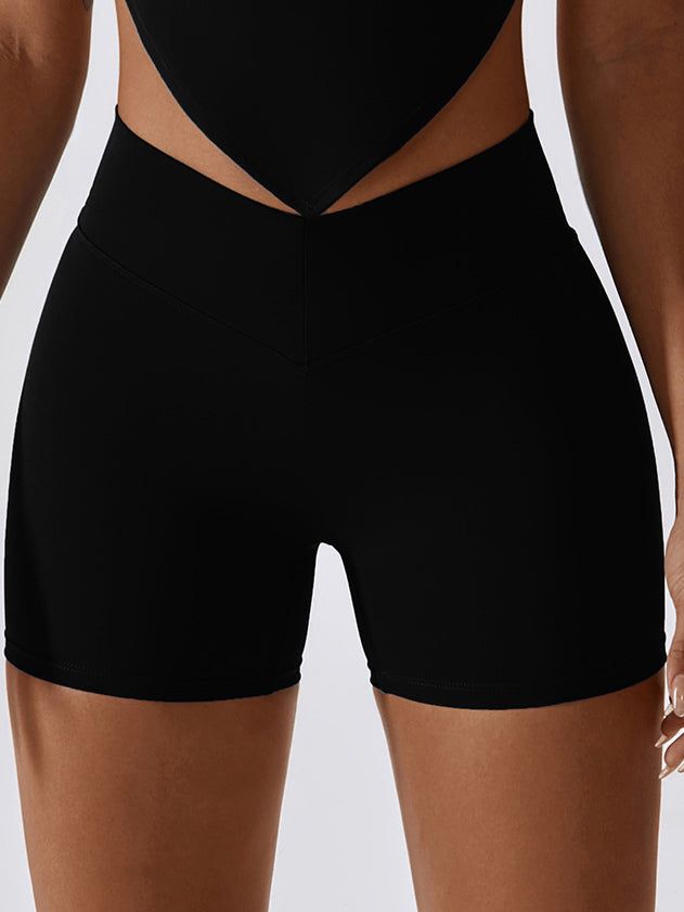 PRODUCT FEATURES: Back V Scrunch Pocket Shorts Breathable.? quick-dry. moisture absorption. Wear-tested by our in-house team for the perfect fit. FABRICATION: 78% Nylon 22% Spandex Sweat-wicking technology that can remove moisture from your body BRA BODY LENGTH: S?- 34cm (13.4inch) M?- 35cm (13.8inch) L?- 36cm (14.2inch) XL-37cm(14.6inch) Body Bra, Body Skirt, Slip Shorts, Strapless Bandeau, Pocket Shorts, Yoga Set, Black Swimwear, Yoga Shorts, Tennis Skirt