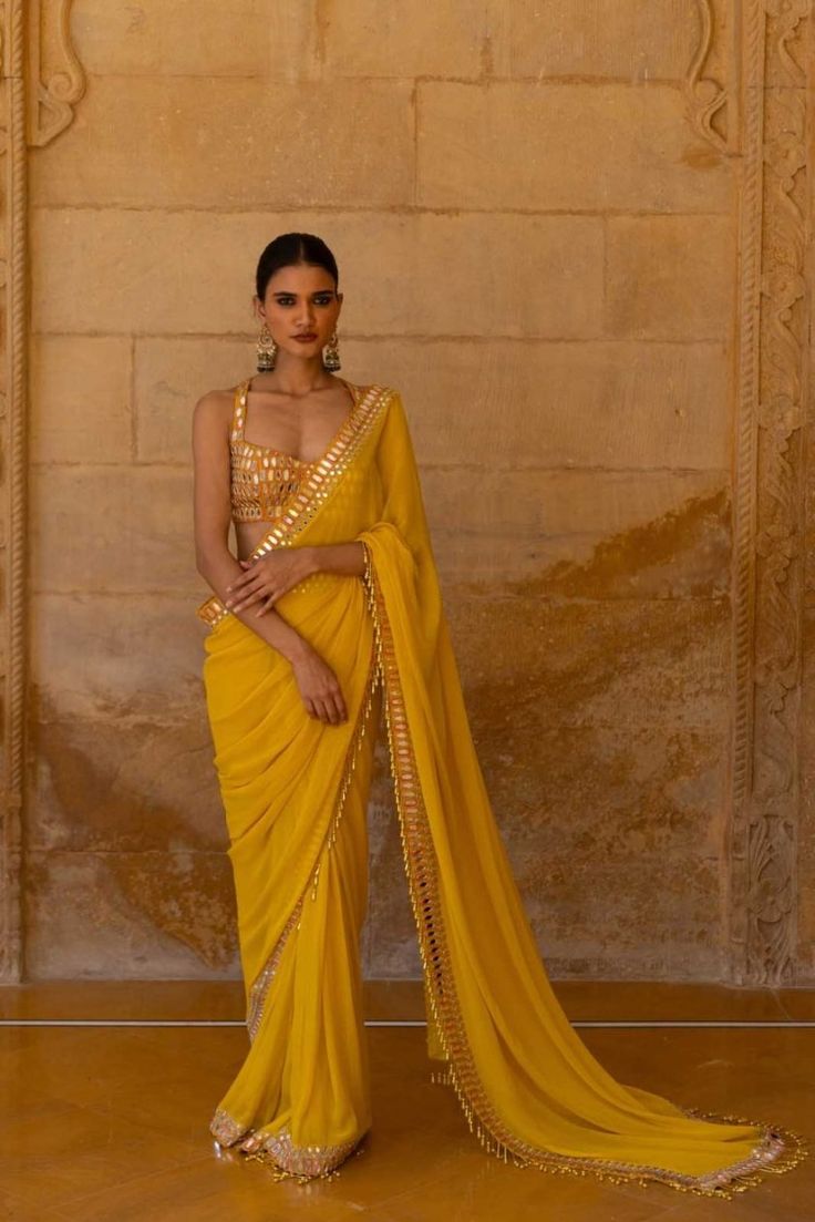 Arpita Mehta, Haldi Outfits, Haldi Outfit, Saree Wearing Styles, Saree Wearing, Simple Saree Designs, Saree Draping Styles, Scallop Border, Fashionable Saree Blouse Designs