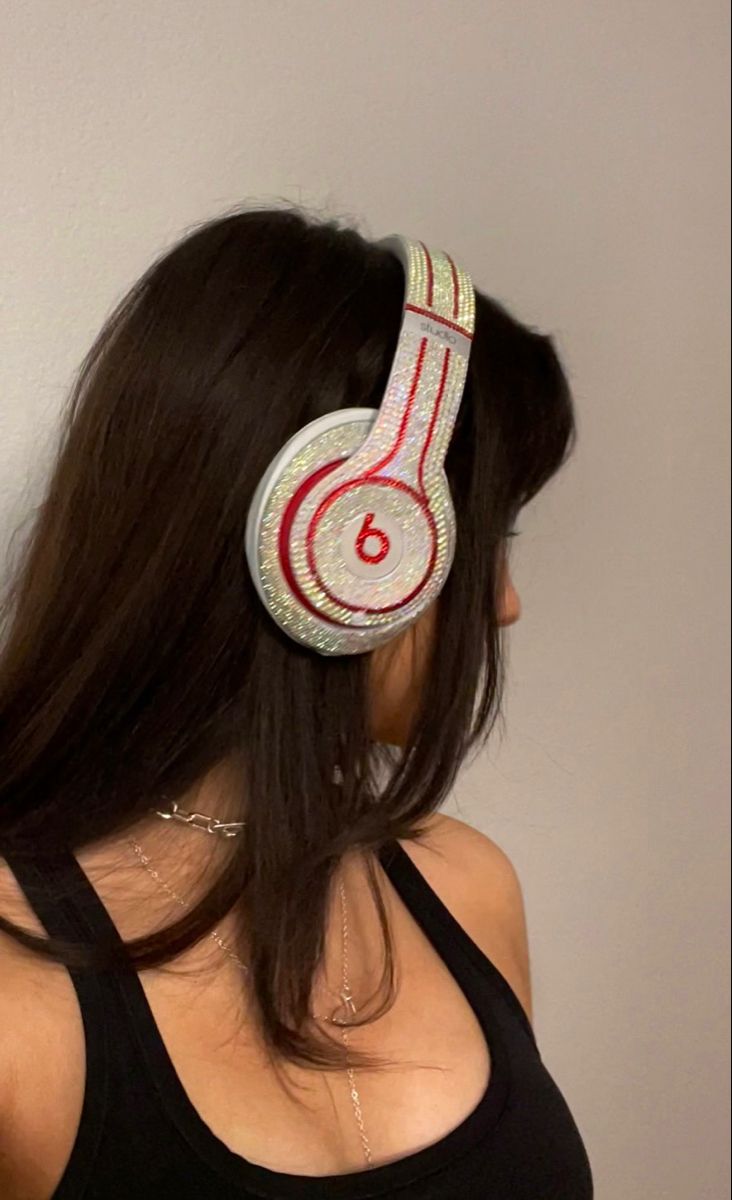 Brown hair and silver jewelry, beats white and red headphones with crystals Decorating Beats Headphones, Bedazzled Beats Headphones, Decorated Beats Headphones, Beats Headphones Decoration, Decorated Beats, Beats Decoration, Bedazzled Beats, Bedazzled Headphones, Rhinestone Headphones