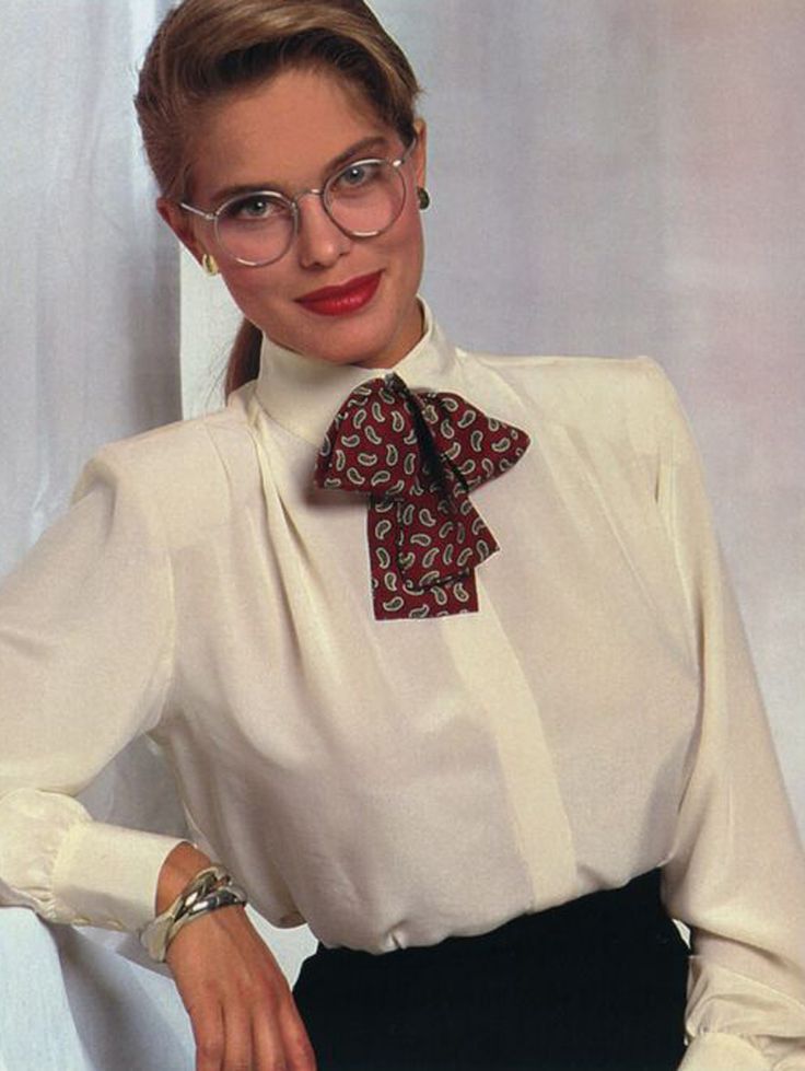 80s Attire, Dressy White Blouses, Conservative Woman, Secretary Outfits, Conservative Outfits, Women Wearing Ties, Long Skirt Fashion, Woman Outfit, Pretty Blouses