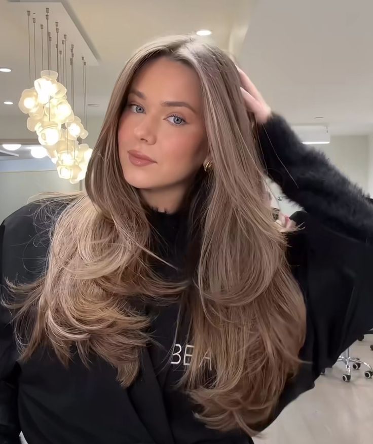 Scandinavian Brown Hair, Mousey Brown Hair Balayage, Sandy Brown Hair Balayage, Dimensional Brunette Light, Teddy Bear Bronde Balayage, Freckles And Brown Hair, Light Skin Hair Color Ideas, Light Mushroom Brown Hair Color Balayage, Aspyn Ovard Hair