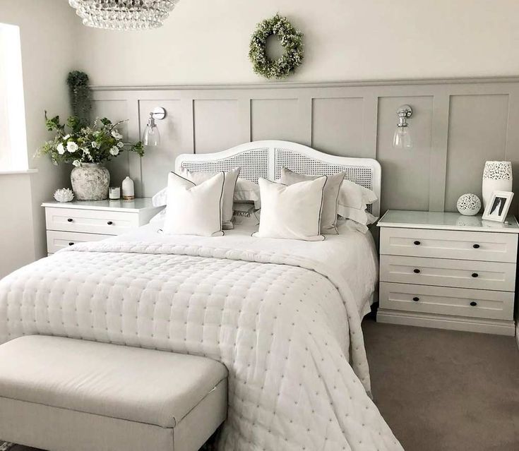 Grey and White Bedroom Ideas Bedroom Renovation, Bedroom Panel, Redecorate Bedroom, Room Makeover Bedroom, Bedroom Green, Master Bedrooms Decor, Remodel Bedroom, House Decoration, White Bedroom