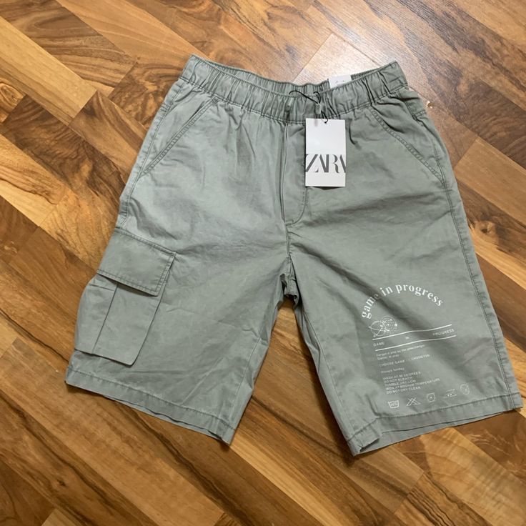 Brand New Zara Boys Cargo Shorts. Zara Casual Shorts With Elastic Waistband, Casual Zara Shorts With Elastic Waistband, Casual Zara Shorts With Pockets, Zara Casual Shorts With Pockets, White Jeans Girls, Zara Kids Boys, Boys Cargo Shorts, Zara Boys, Yellow Denim