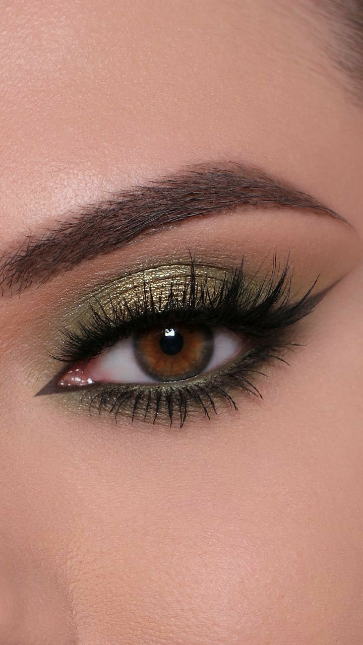 Green Eyeshadow Looks For Brown Eyes, Teknik Makeup, Competition Makeup, Makeup Cantik, Beginners Eye Makeup, Eye Makeup Techniques, Makeup For Hazel Eyes, Smokey Eye Makeup Tutorial, Makeup Artist Tips