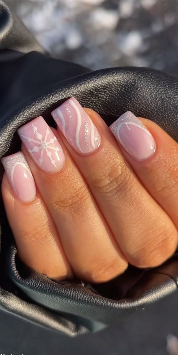 Short Nails Ideas Holiday, Cute Nail Ideas For New Years, Medium Nails Christmas, Cute Xmas Nails Short, Pink French Tip Nails With Snowflake, Biab Nail Design Pink, Soft Girl Christmas Nails, Pink Nails Christmas Short, Builder Gel Nails Christmas