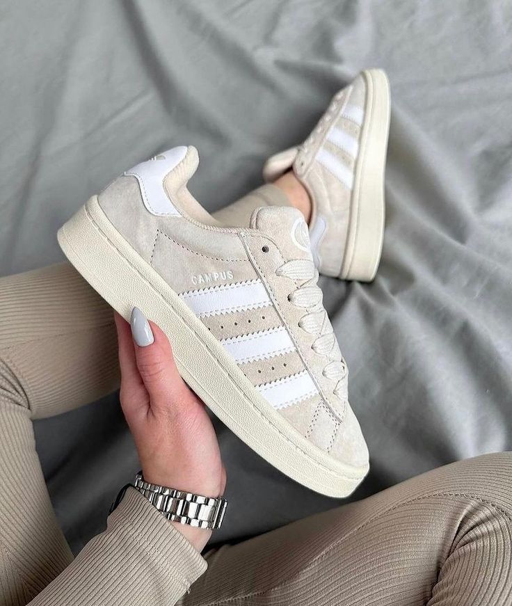 Cream Adidas Campus, Beige Campus 00s, White Campus 00s, Beige Adidas Campus, Adidas Campus 00s Beige, Adidas Campus 00s White, Adidas Campus Outfit, Adidas Beige, Adidas Campus 00