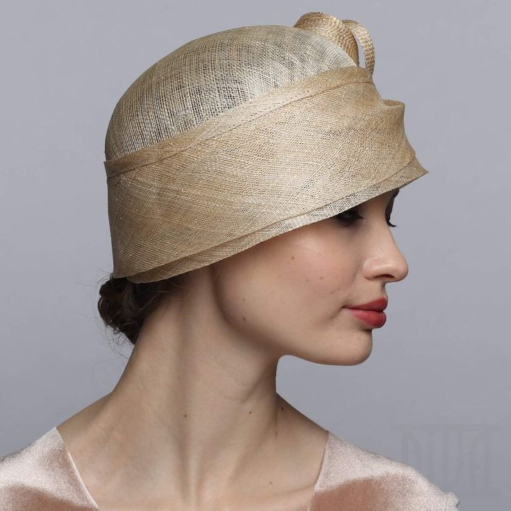 TOUCH OF CHARM AND ELEGANCE Sinamay Cloche Derby Hat for Women Look at your very best, this Derby Hat for Women glorifies your personality and enhances the positivity of your etiquette on all occasions. Whether you are attending a wedding reception, Kentucky derby, or visiting any other formal or informal event, it accentuates your style and glamour with all poise and diligence and takes your fashion to the very next level. Sinamay hats are created using high-quality handwoven sinamay fiber whic Luxury Beige Cloche Hat For Women, Luxury Evening Winter Cloche Hat, Elegant Mini Hat With Curved Brim For Ceremony, Elegant Gold Top Hat For Church, Luxury Hats With Adjustable Fit And Structured Crown, Adjustable Gatsby Style Hats For Kentucky Derby, Elegant Church Hats With Pinched Crown, Luxury Hat With Structured Crown And Adjustable Fit, Gatsby Style Adjustable Costume Hats For Kentucky Derby