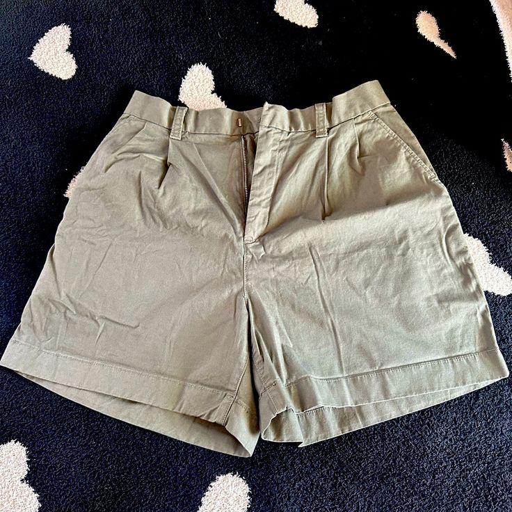 Never Worn, Loved Them Just To Big For Me Gap Casual High-waisted Shorts, Green Gap Shorts For Summer, Gap Green Short Bottoms, Gap High Waist Shorts For Spring, Gap High-waisted Summer Shorts, Green Short Bottoms By Gap, Gap Cotton Shorts For Summer, Gap Cotton Shorts, Gap Summer Shorts