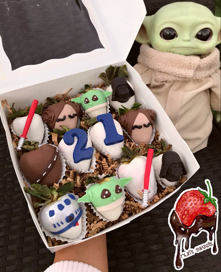 star wars cupcakes in a box with strawberries