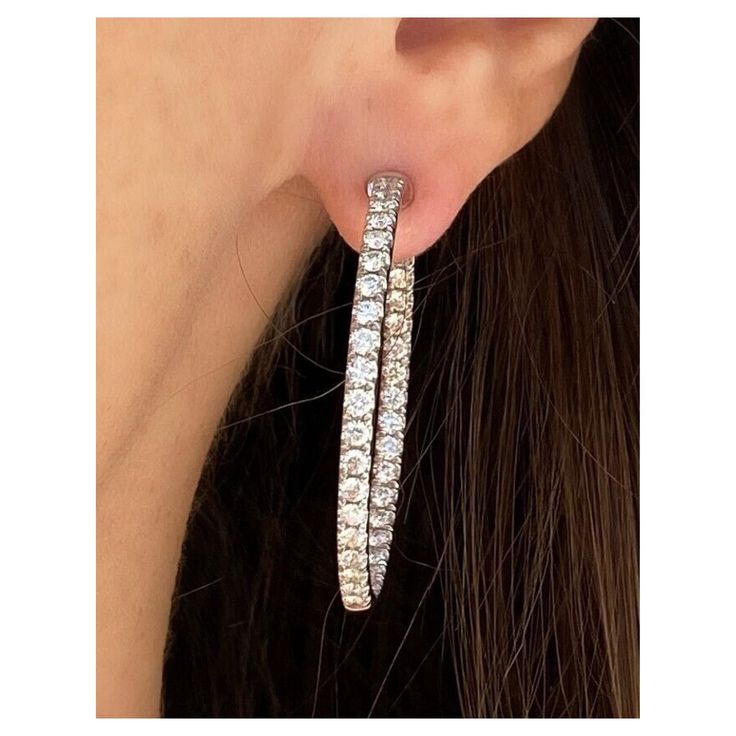 Specifications: main stone:0.69CTW NATURAL PEAR SHAPE DIAMONDS  additional:0.31CTW 22PS ROUND DIAMONDS G SI1-2  diamonds:24PCS carat total weight:1.01 ctw metal:14K GOLD TYPE: earrings weight:2.9 gr HOOP DIAMETER:0.5 INCH Diamond Hoop Earrings Large, Diamond Hoop Earrings, Pear Shaped Diamond, Pear Shaped, Jewelry Earrings Hoops, Diamond White, Round Diamonds, Hoop Earrings, White Gold