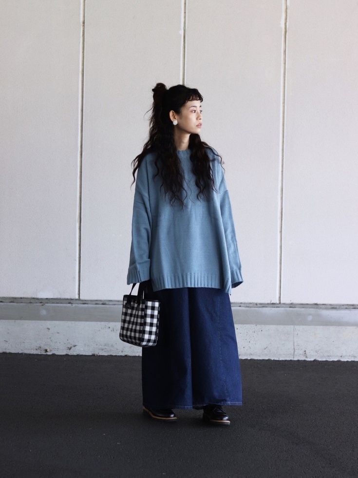 Japanese Women Style, Japanese Street Wear Women, Japanese Workwear Women, Japanese Oversized Fashion, Muji Fashion, Japanese Fashion Aesthetic, Artsy Outfit Ideas, Japanese Look, Japanese Minimalist Fashion