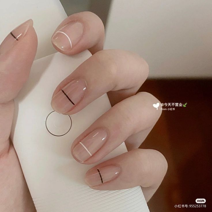 Apres Nail Designs, Nail Minimal Design, Nail Minimal, Soft Nail Art, Minimal Nail Art, Minimal Nail, Minimal Nails Art, Milky Nails, Hello Nails