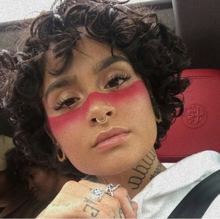 Kehlani Kehlani Makeup, Kehlani Short Hair, Kehlani Concert, Short Hair Curls, Kehlani Parrish, Curly Pixie Hairstyles, Music Girl, Face Art Makeup, How To Curl Short Hair