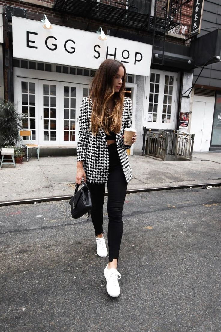 Black And White Blazer Outfit, Houndstooth Blazer Outfit, Houndstooth Outfit, White Blazer Outfits, Nyc Outfits, Monochrome Outfit, Blazer Outfit, Hounds Tooth, Elegante Casual