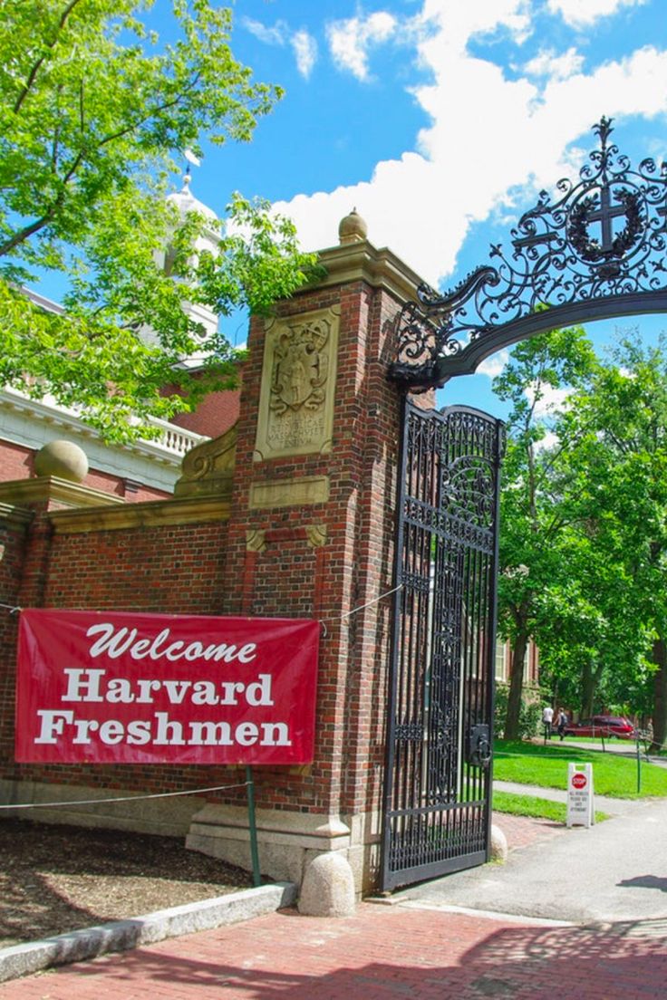 the entrance to harvard's freshmen campus with a welcome sign in front of it