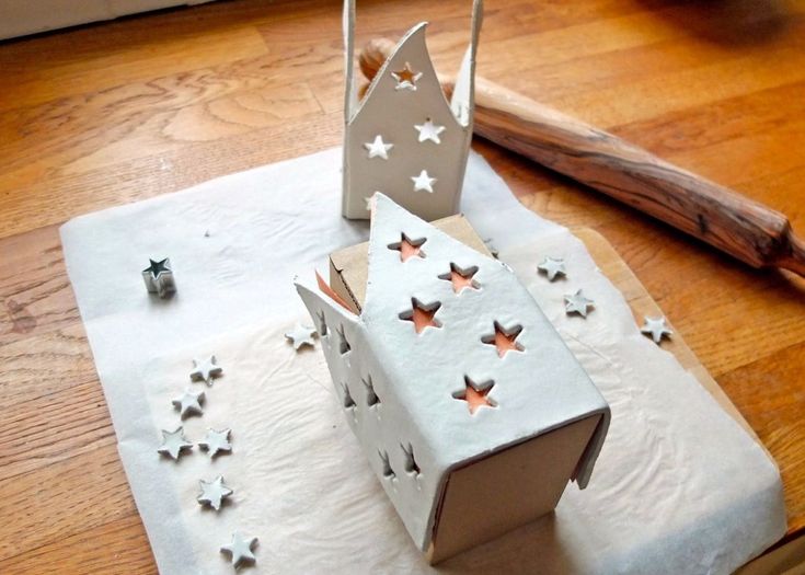 a cake made to look like a castle with stars on the outside and in the middle