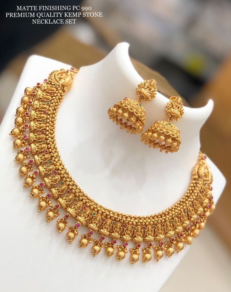 Neck Sets Jewellery Gold Latest Design, Gold Designs Jewellery India, Beautiful Gold Necklace Bridal Jewelry, Gold Necklace Set Bridal Indian, Gold Bridal Jewellery Indian, Aesthetic Vintage Jewelry, Vintage Jewelry Aesthetic, Indian Gold Necklace Designs, Indian Gold Jewellery Design