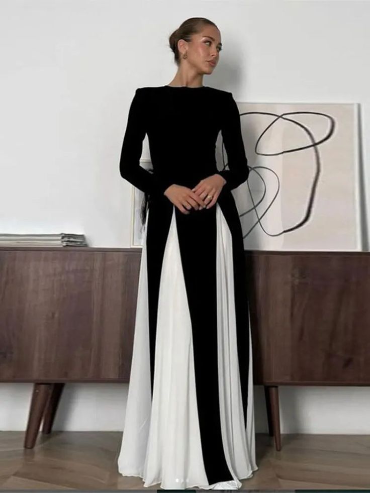 Pleated Patchwork Long Sleeve Maxi Dress : Pattern Type: Patchwork Neckline: O-Neck Dresses Length: Mid-Calf Material Composition: synthetic fiber Gender: WOMEN Black And White Dress Hijab, Patchwork Sleeve, Chic Maxi Dresses, 파티 드레스, فستان سهرة, Pleated Maxi Dress, Pleated Maxi, Women Maxi, Dresses Summer