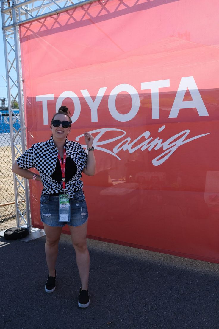 What to Wear on Race Day | Race Day Outfit Ideas for NASCAR, IndyCar, Formula 1, and more #sfblogger #ootd #wiw #fashionbloggers #outfits #outfitoftheday #outfitideas #summerstyle #summerfashion Nascar Race Day Outfits Women, Nascar Outfit, Race Outfit, Race Day Outfits, Day Outfit Ideas, Style Edit, Indy Cars, California Style, Day Outfit