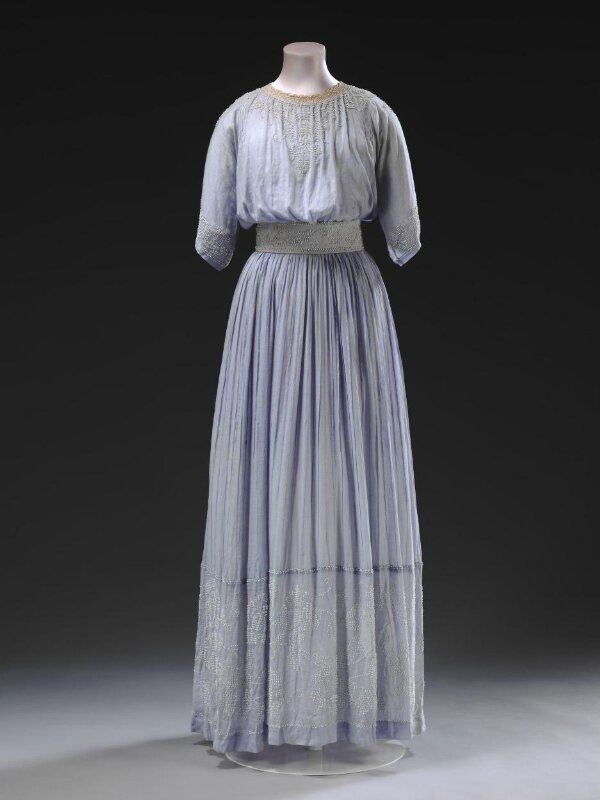 Edwardian Summer Dress, 1910 Dress, Lavender Gown, Lavender Cotton, 1900s Fashion, Summer Day Dresses, 1910s Fashion, Fashion Reference, Pale Lavender