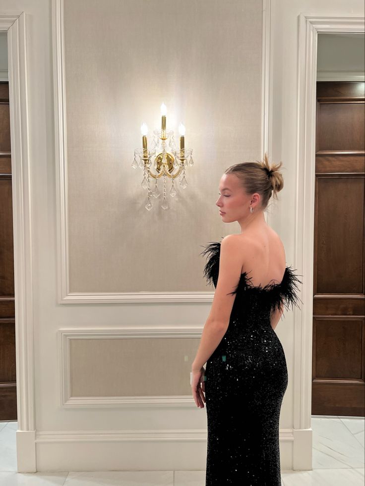 Black Prom Dress Feather, Black Prom Dresses Feathers, Feathered Prom Dress Long, Feathers Prom Dress, Black Feather Dress Aesthetic, Black Masquerade Dress Long, Ball Dress Photoshoot Ideas, Feathered Dress Long, Black Feathers Dress