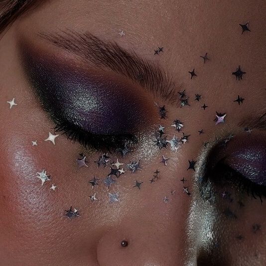 Star Prom Makeup, Night Themed Makeup, Glitter Witch Makeup, Star Fairy Makeup, Space Aesthetic Makeup, Starry Eye Makeup, Tortured Poets Department Makeup, Feyre Makeup, Goth Star Makeup