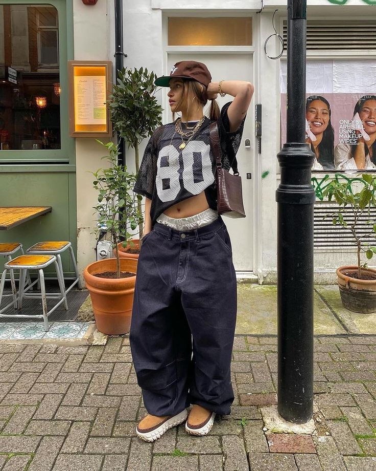 Fits of the Week Back again with some of our favorite outfits from the community this week. #highstreetvision Street Style Outfits Casual, Streetwear Outfit Ideas, Street Wear Outfits, Streetwear Inspo, Streetwear Fits, Style Hip Hop, Jersey Outfit, Estilo Hip Hop, Streetwear Fashion Women