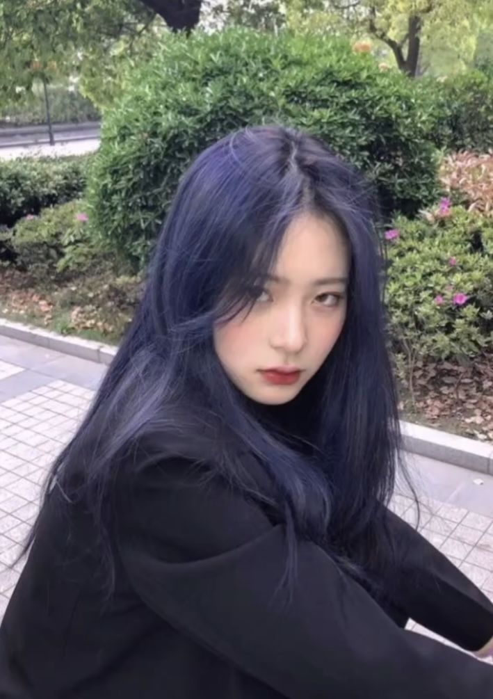 Uncommon Hair Colors, Indigo Purple Hair, Indigo Hair, Midnight Blue Hair, Fire Hair, Dark Blue Hair, Korean Hair Color, Hair Color Underneath, Art Hair