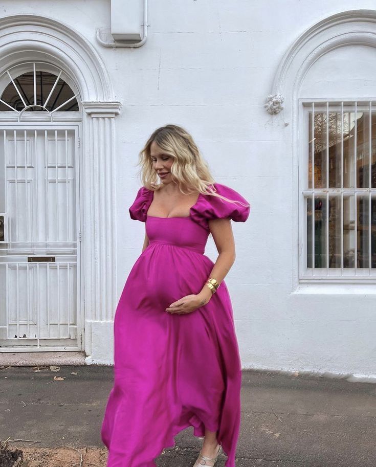 Emily Yates, Pregnacy Fashion, Elegant Maternity Dresses, Summer Pregnancy Outfits, Maternity Evening, Cute Maternity Dresses, Maternity Photo Outfits, Maternity Street Style, Preggo Fashion