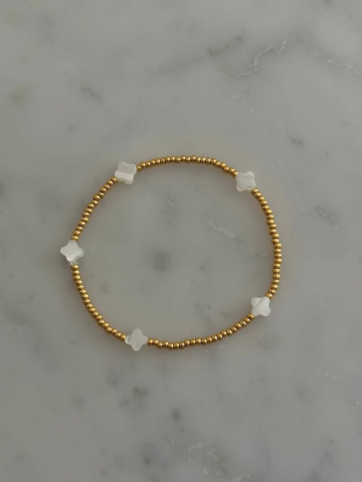 clover bracelet – ivory moon Preppy Makeup, Jewelry Stack, Bracelet Inspo, Preppy Jewelry, Clover Bracelet, Stacking Bracelets, Jewelry Accessories Ideas, Jewelry Essentials, Stacked Jewelry