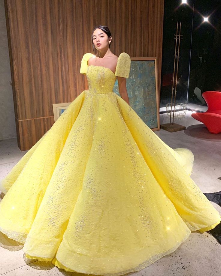 Michael Leyva on Instagram: “Belle of the ball 🌟🌟🌟 @blythe in #MichaelLeyva for 2nd outfit for #abscbnball2019 🌟🌟🌟 @eldzsmejia #michaelleyvamanila #fitting…” Blythe Andrea, Filipino Debut, Yellow Gowns, Modern Filipiniana Gown, Debut Dress, Debut Gowns, Modern Filipiniana Dress, Short Sleeve Prom Dresses, Filipiniana Wedding