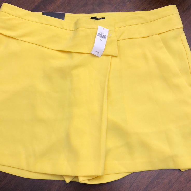 Yellow Shorts With Tags 4 1/2 Short Chic Yellow Shorts For Workwear, Yellow Summer Shorts For Work, Yellow Short Bottoms For Work, Yellow Workwear Bottoms Shorts, Yellow Short Length Bottoms For Workwear, Yellow Short Length Workwear Bottoms, Yellow Shorts For Workwear In Spring, Yellow Shorts For Spring Workwear, Yellow Workwear Shorts For Spring