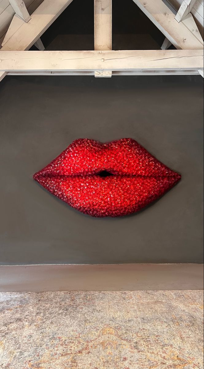 Lips lip lippen biglips artwork Kiss kisses mond wallart wandsculptuur wallsculpture redlips rodemond sexylippen sexylips kunstaandemuur Lips Wall Decor, Lip Wall Art, Diy Sculptural Wall Art, 3d Wall Sculpture Art, Lip Sculpture, Lips Sculpture, Lip Decor, Lips Jewelry, 3d Lips