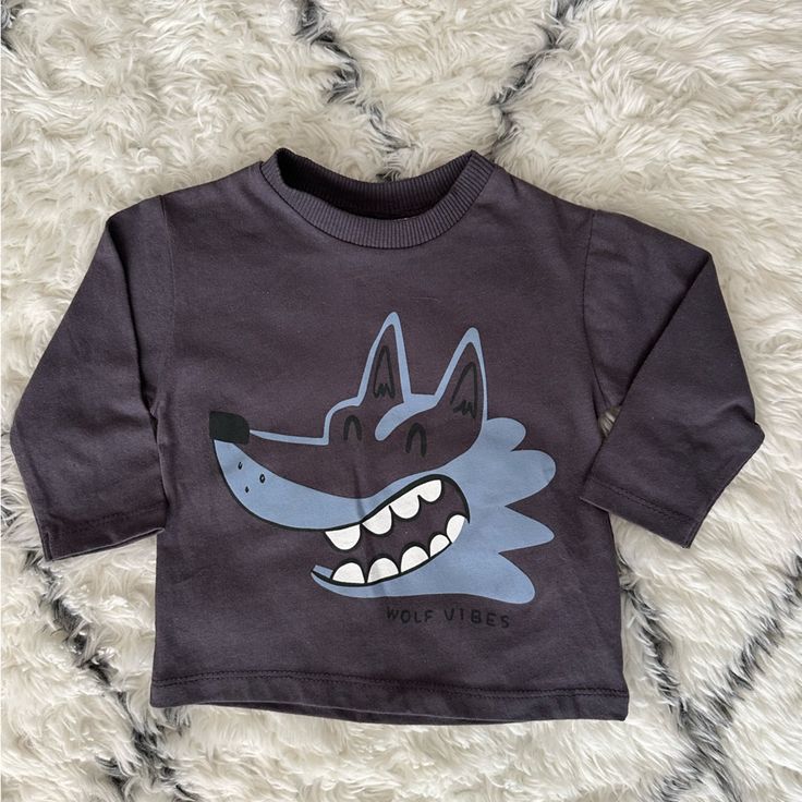 Nwot Wolf Theme Bundle And Save Playful Gray Top With Graphic Print, Playful Gray Cotton Tops, Gray Cotton Tops For Playtime, Cute Gray Top With Graphic Print, Casual Gray Tops For Playtime, Playful Soft-washed Tops For Playtime, Cute Long Sleeve Soft-washed Tops, Soft-washed Crew Neck Tops For Playtime, Gray Cotton Top With Cartoon Print