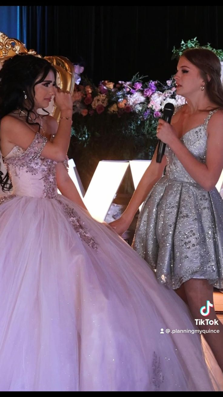 Quince Dances, Quinceanera Dances, Xv Dresses, Sweet 15 Party Ideas Quinceanera, Mexican Quinceanera, Quince Themes, Purple Quince, Mexican Quinceanera Dresses, Green Quince