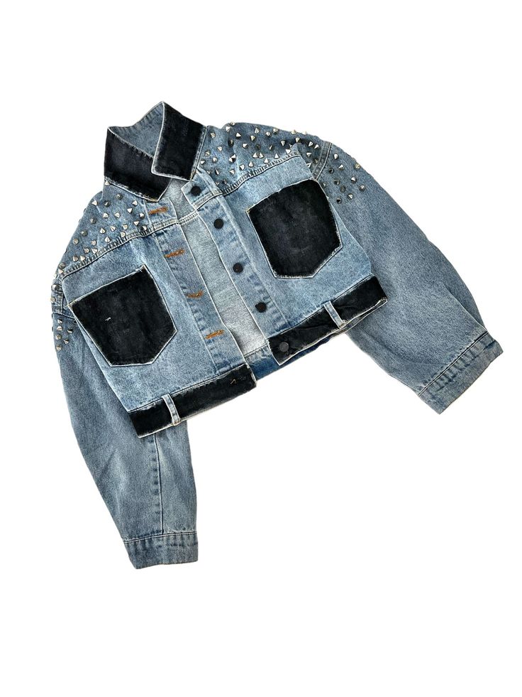 EACH PIECE IS MADE TO ORDER, HAND PAINTED BY GLORIA AND HER TEAM IN THEIR NYC STUDIO PRODUCT DESCRIPTION Crop denim jacket Blue denim wash, with silver spike studs on top portion. Black painted on collar, bottom hem, front pockets & buttons Signed @wrenandglory. Due to each piece being hand painted, each jacket might have slight differences. Limited edition. FIT Cropped fit. Lightweight, comfortable denim. Sleeves hit slightly above wrist. We recommend going with your normal outerwear size. Mode Statement Denim Jacket, Denim Upcycle Clothing, Denim Sleeves, Denim Upcycle, Upcycle Clothing, Crop Denim Jacket, Studded Denim Jacket, Custom Denim Jacket, Denim Jacket Fashion