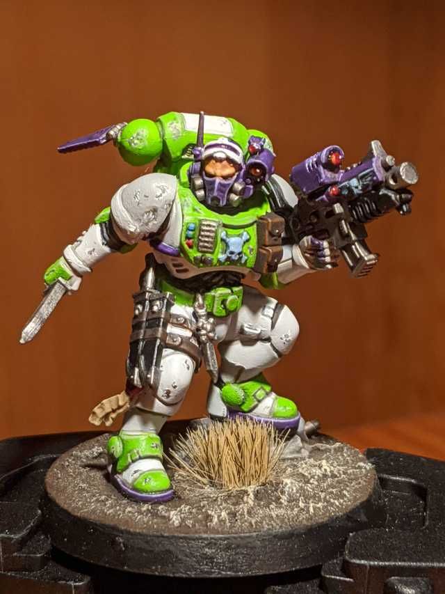 Imgur Post - Imgur Warhammer 40k Kitbash, Zombicide Black Plague, Toy Story Crafts, Buzz Lightyear Costume, Disney Activities, Warhammer 40k Figures, Warhammer Figures, Warhammer Paint, Toy Story Buzz Lightyear