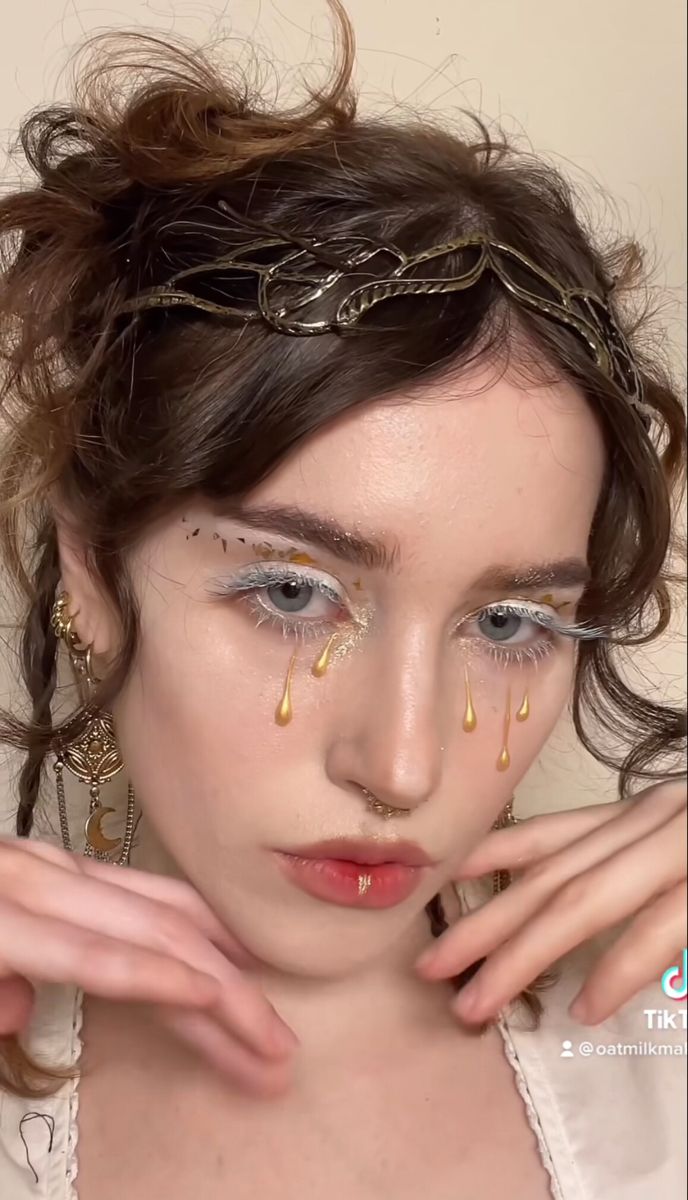 Reinassance Makeup, Heavenly Bodies Makeup, Angel Makeup Gold, Renesance Makeup, Greek Inspired Makeup, Rennisance Faire Makeup, Hozier Inspired Makeup, Angelic Look Makeup, Aphrodite Makeup Goddesses