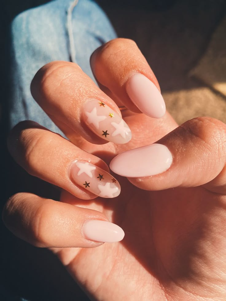 Nails For Morgan Wallen Concert, Morgan Wallen Nails Ideas, Acrylic Nails For Concert, Country Concert Gel Nails, Concert Nails Ideas Country, Morgan Wallen Concert Nail Ideas, Chic 4th Of July Nails, 4th Of July Minimalist Nails, Cute July Nails